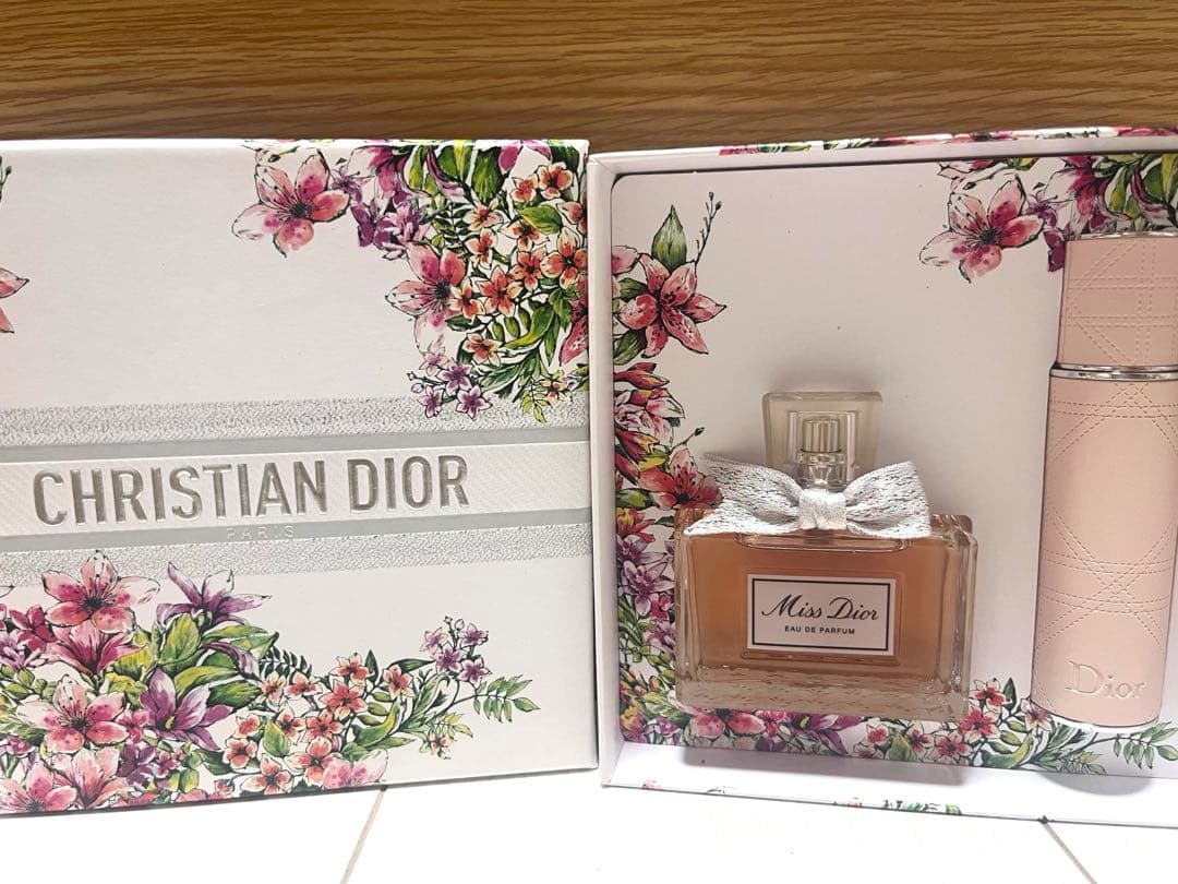 ミスディオール　オードゥパルファン　50ml & トラベルスプレー10ml