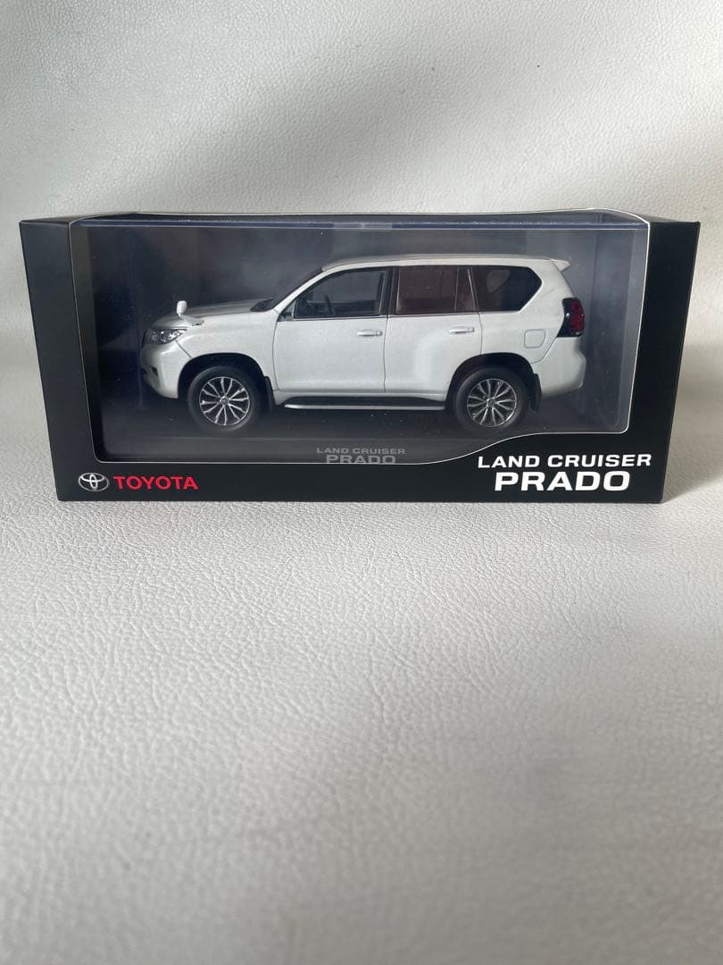トヨタ ランドクルーザー プラド ② 070 ホワイトパールクリスタルシャイン