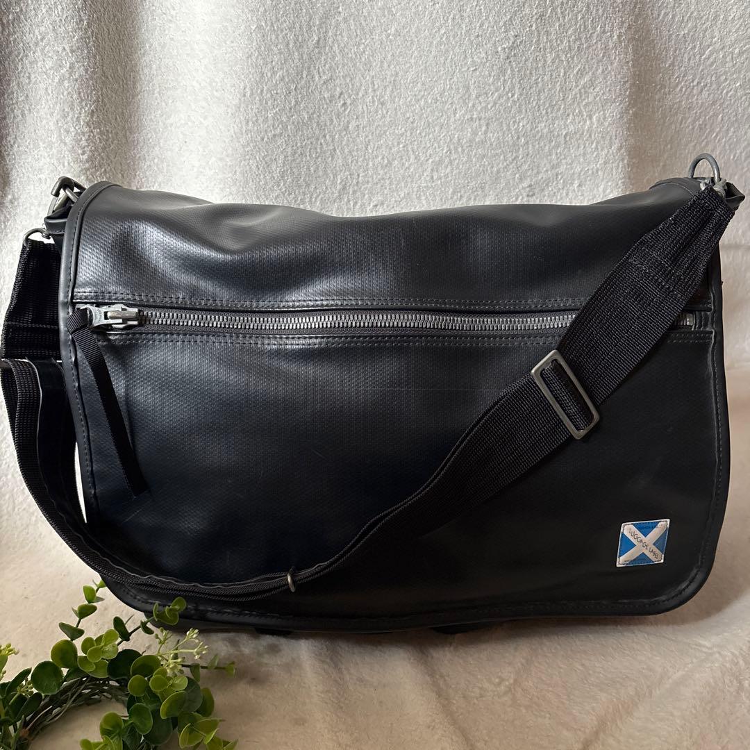 ラゲッジレーベル　ショルダーバッグ　メッセンジャーバッグ　青バッテン　大きめ