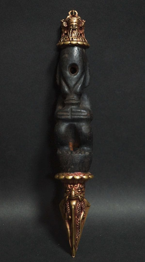 オールドチベット 大型 石隕石彫り太陽神像 金剛杵 両端銅製龍紋神像 魔除け浄化