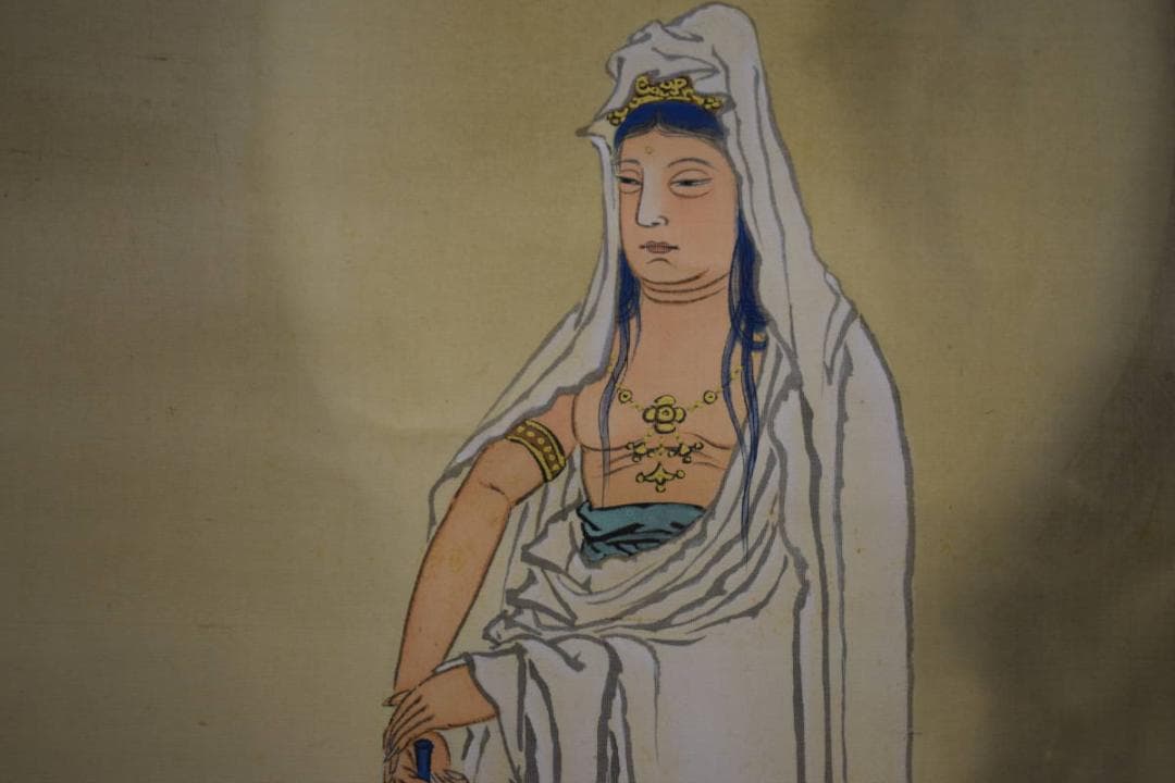 真作/雲案/岩上観音図/布袋屋掛軸HJ-337 雲上観音（左向き） 伊藤 香川 （尺五）肉筆 あ066！ 観音 - 掛け軸