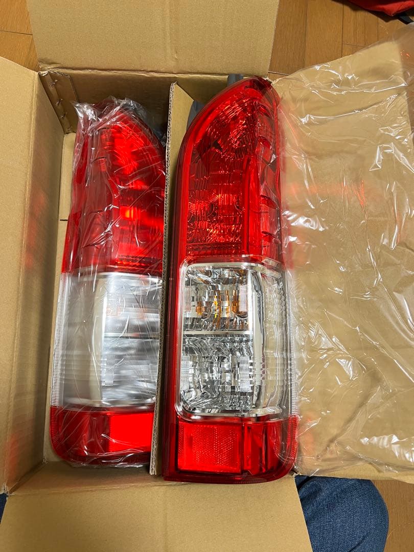 ハイエーステールランプ純正新車外し4型 2026年最新】Yahoo!オークション -ハイエース 新車外し テールの中古品
