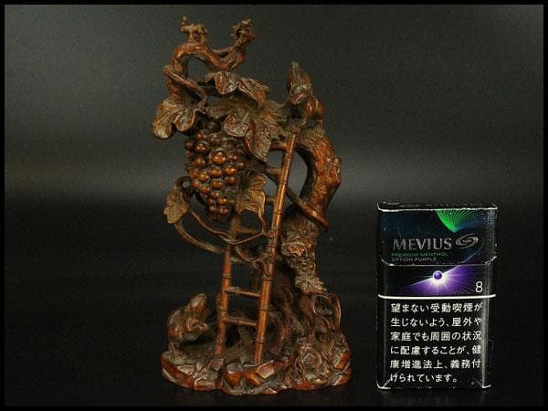 中国美術 高揚木 刻 葡萄栗鼠 置物 高7.7cm(HA383)
