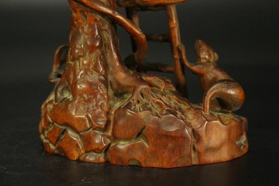 中国美術 高揚木 刻 葡萄栗鼠 置物 高7.7cm(HA383) - メルカリ
