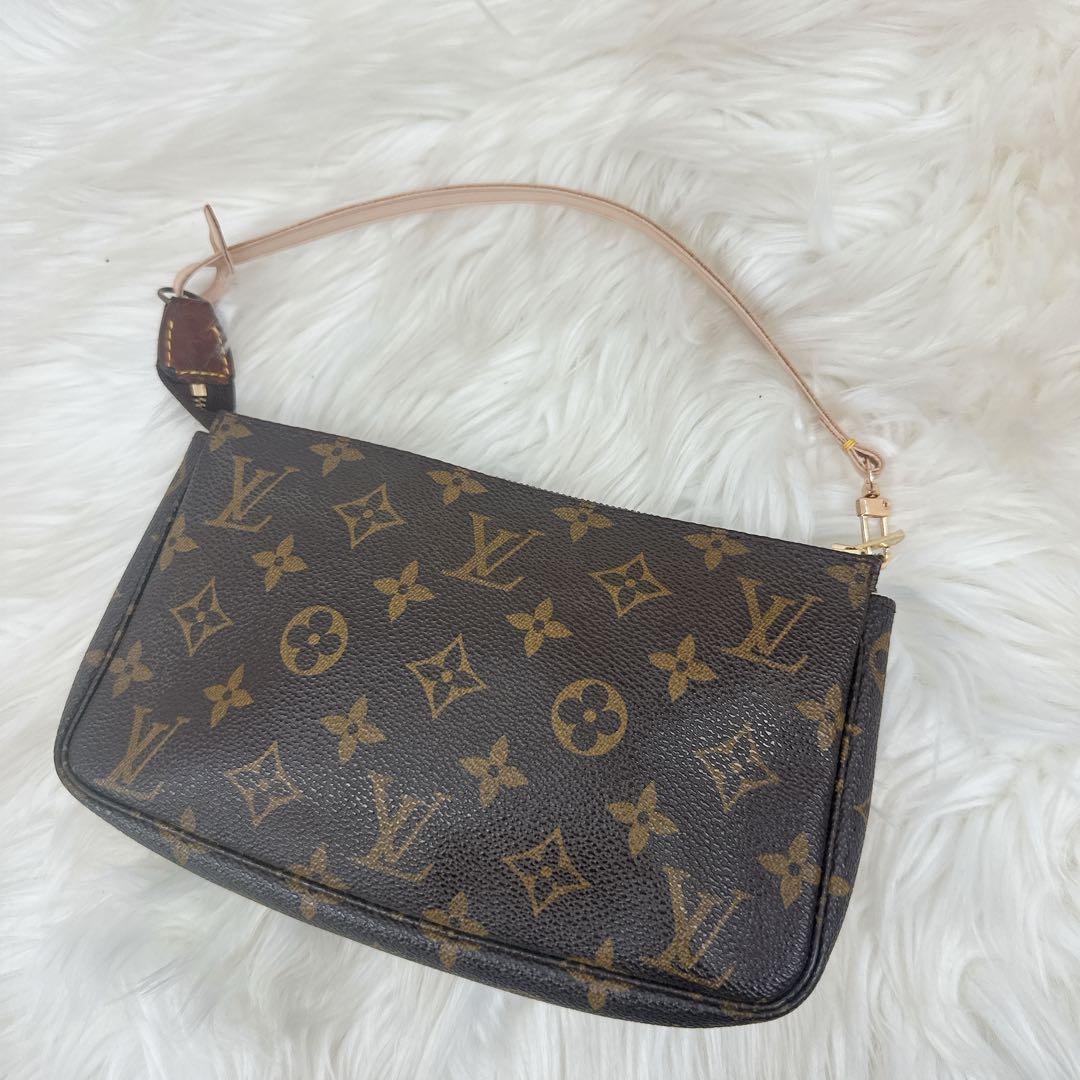 ルイヴィトン　モノグラム　ポシェットアクセソワール　旧型　AR0937 社外補修 ルイヴィトンポシェット アクセソワール 旧型 14145 ブラウン