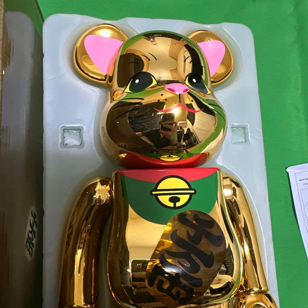 招き猫ベアブリック 金メッキ 発光 400% - メルカリ