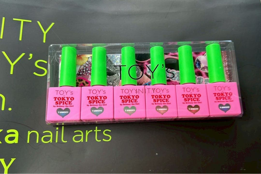 ラスト限定お値下げ中‼️トイズバイアイニティ 光るギャルマグ 6色セット