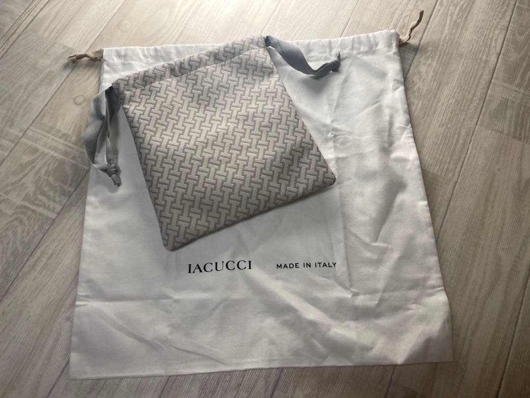 新品未使用】IACUCCI イアクッチ モノグランマ 巾着 - メルカリ