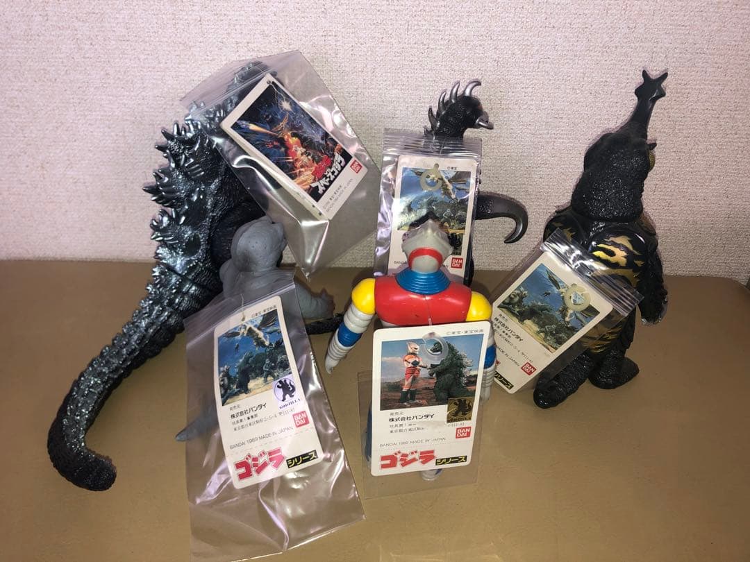 ゴジラシリーズ7体★タグ付き5体バンダイJAPANフィギュア　円谷英二　円谷プロ