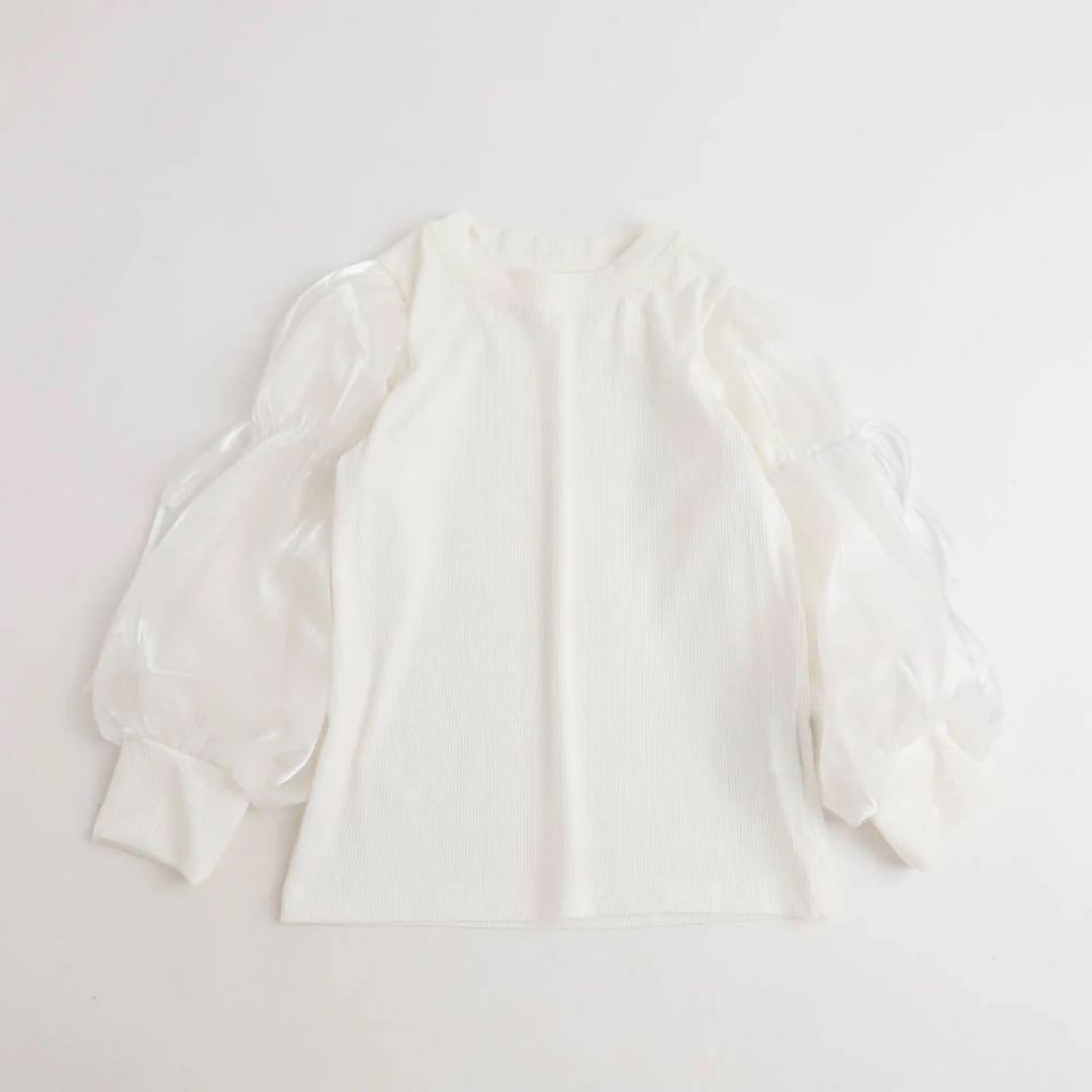美品】ホワイトバルーンスリーブトップス - メルカリ