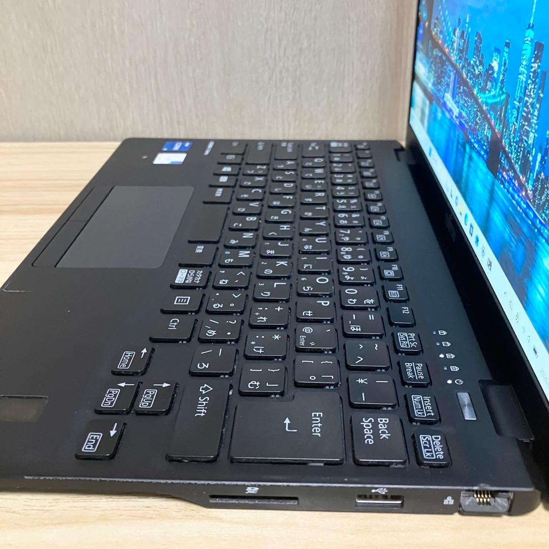 第11世代《軽量薄型》LIFEBOOK U9311F 2021年製 i5