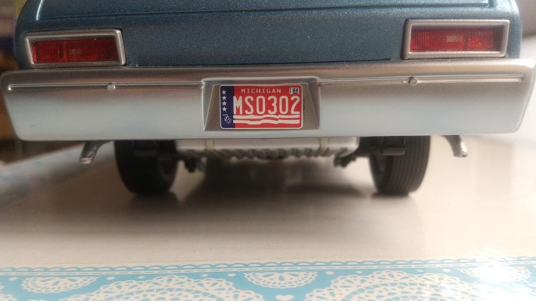 1/18 ビバリーヒルズコップ シボレー ノヴァ - メルカリ