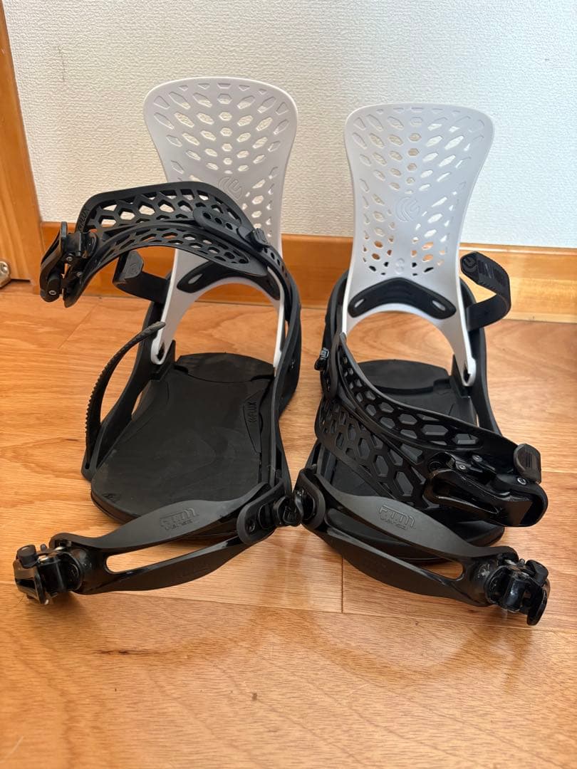 FLUX PR スノーボードビンディング ブラック/ホワイト25.0〜27.5