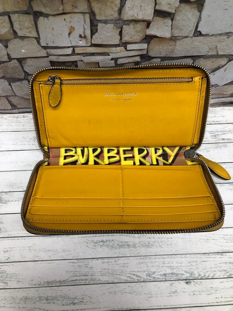 BURBERRY バーバリー グラフィティ 長財布 5738 - メルカリ