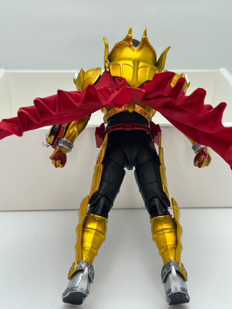 S.H.Figuarts （真骨彫製法） 仮面ライダーキバ エンペラーフォーム