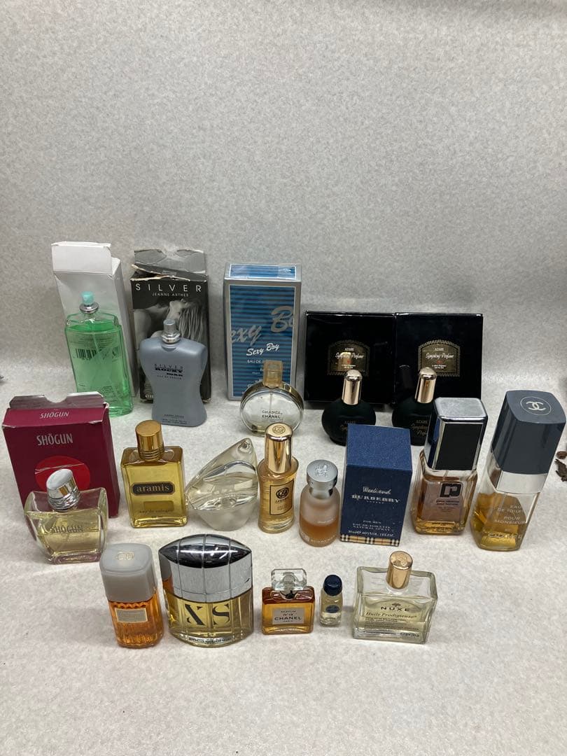 大量 高級 香水 まとめ シャネル ディオール バーバリー ジバンシー アラミス