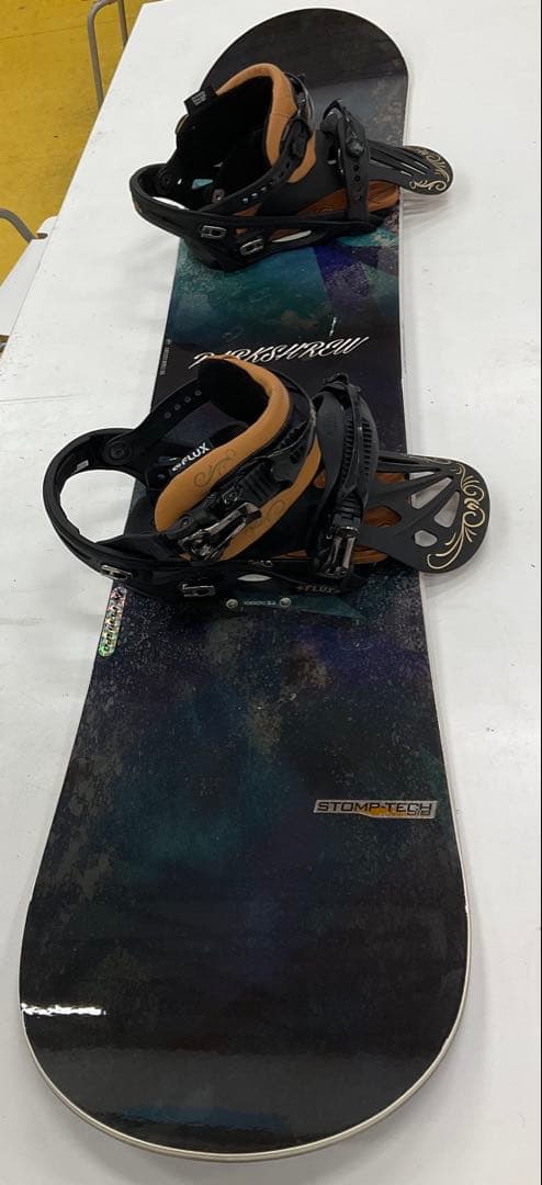 YONEX PARKSHREW スノーボード、FLUXバインディング