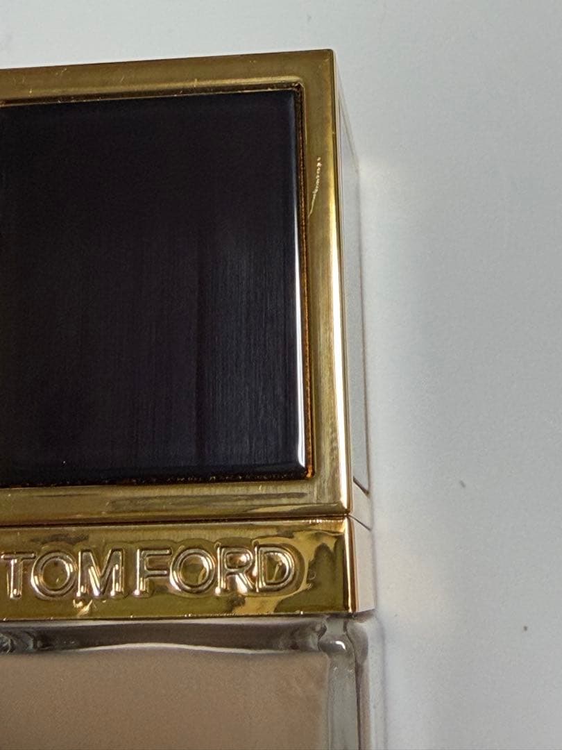 アーキテクチャーラディアンスハイドレーティングＦＤ　アイボリーシルク　2.0N