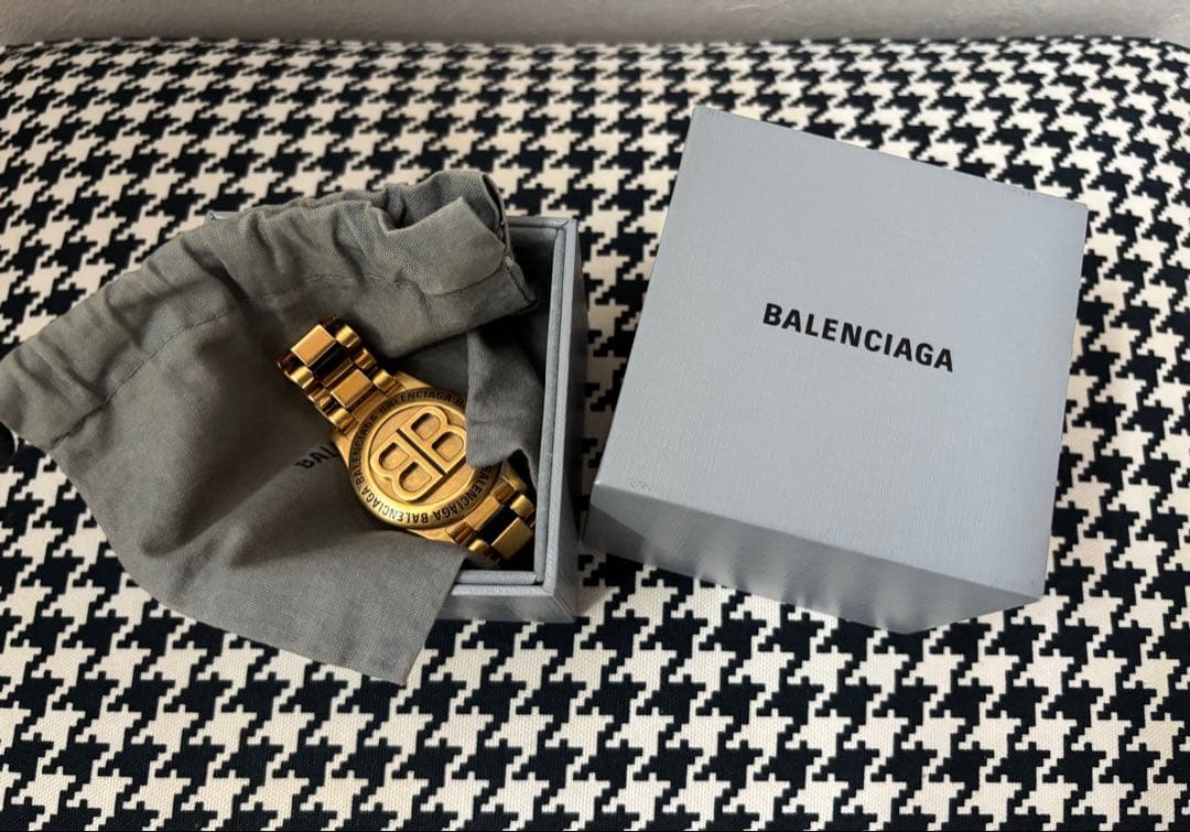 BALENCIAGA BB TIME BRACELET GOLD - メルカリ