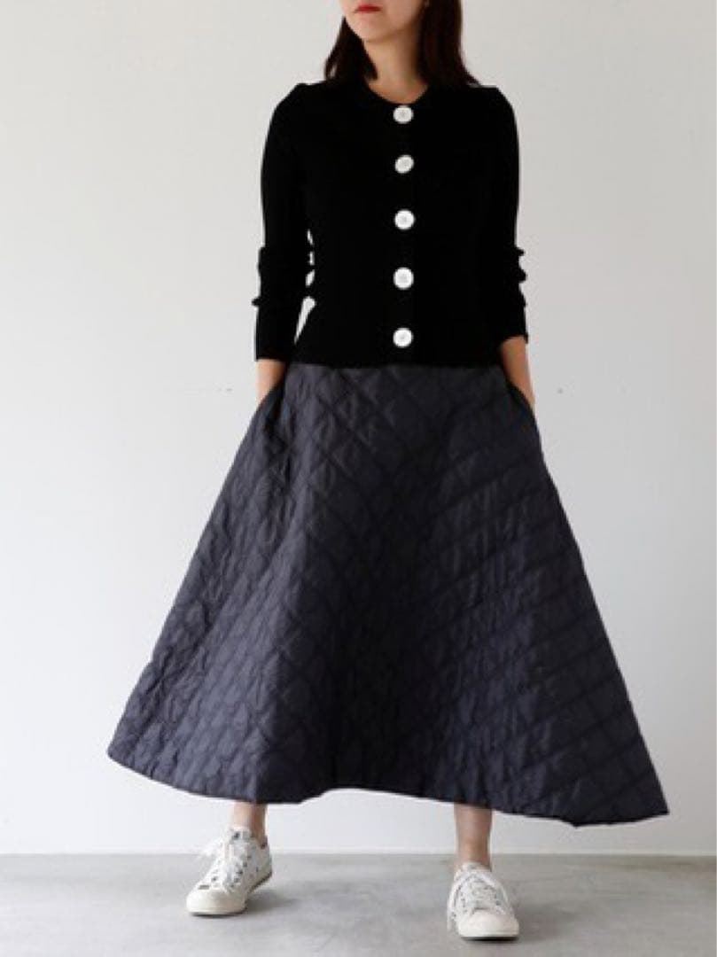 （サリー）美品　ディソンブルー　キルティング フレアスカート ブラック