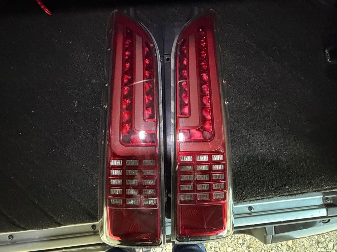 ハイエーステールランプ　FLEXトムスレガンス同タイプ超希少美品　保安基準適合品 Amazon | TOMS(トムス)LEDテールランプ ハイエース/レジアスエース