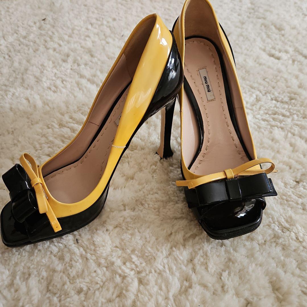 miu miu 黒/黄色 ハイヒール リボン付き