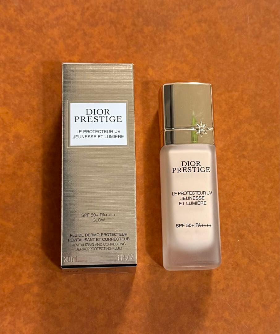 ディオールプレステージ ホワイト ルプロテクター UV ルミエール　シアーグロウ