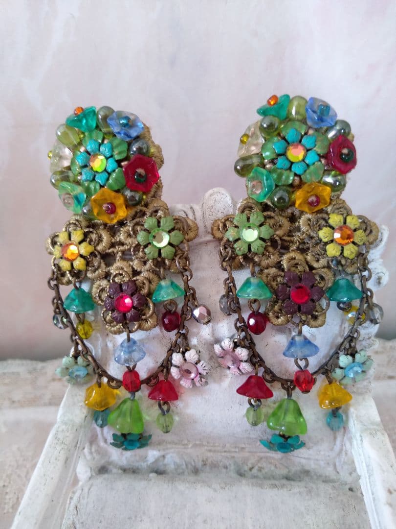 ミハエルネグリンフラワーモチーフクリップイヤリング