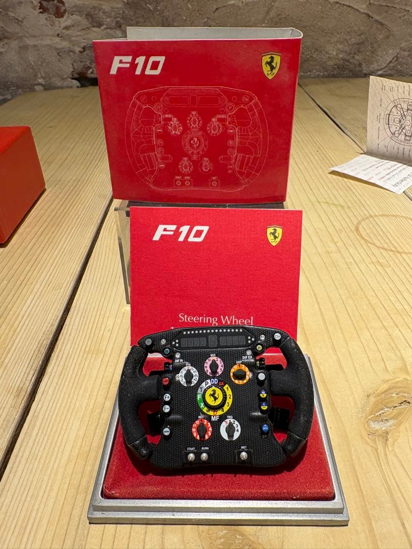 アマルガム1/4 フェラーリF10 ステアリング