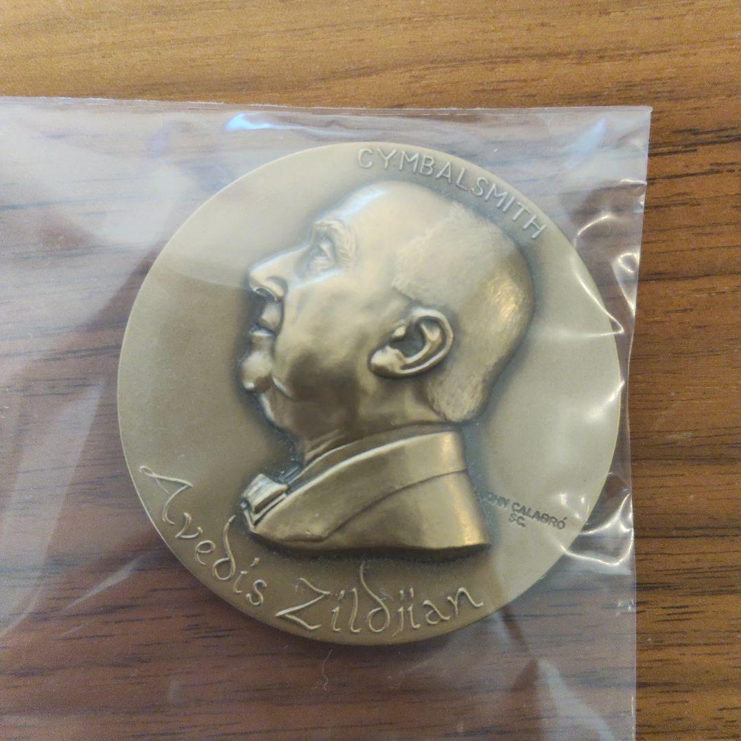 Avedis Zildjian 350周年記念メダル