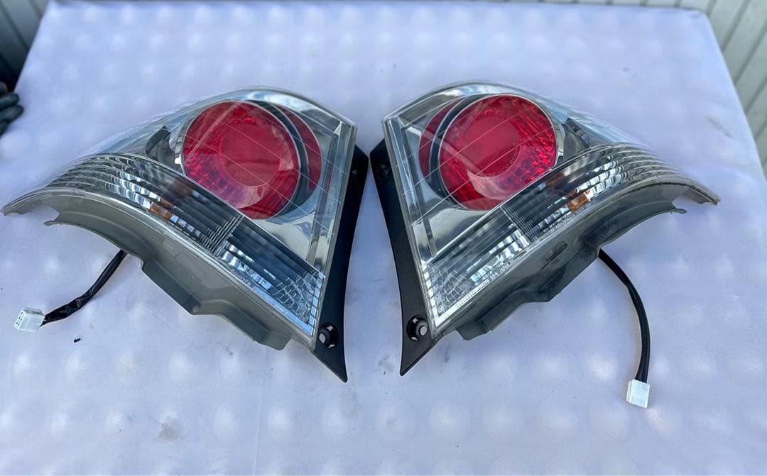 トヨタ　アルテッツァ　純正テールランプ　右左セット
