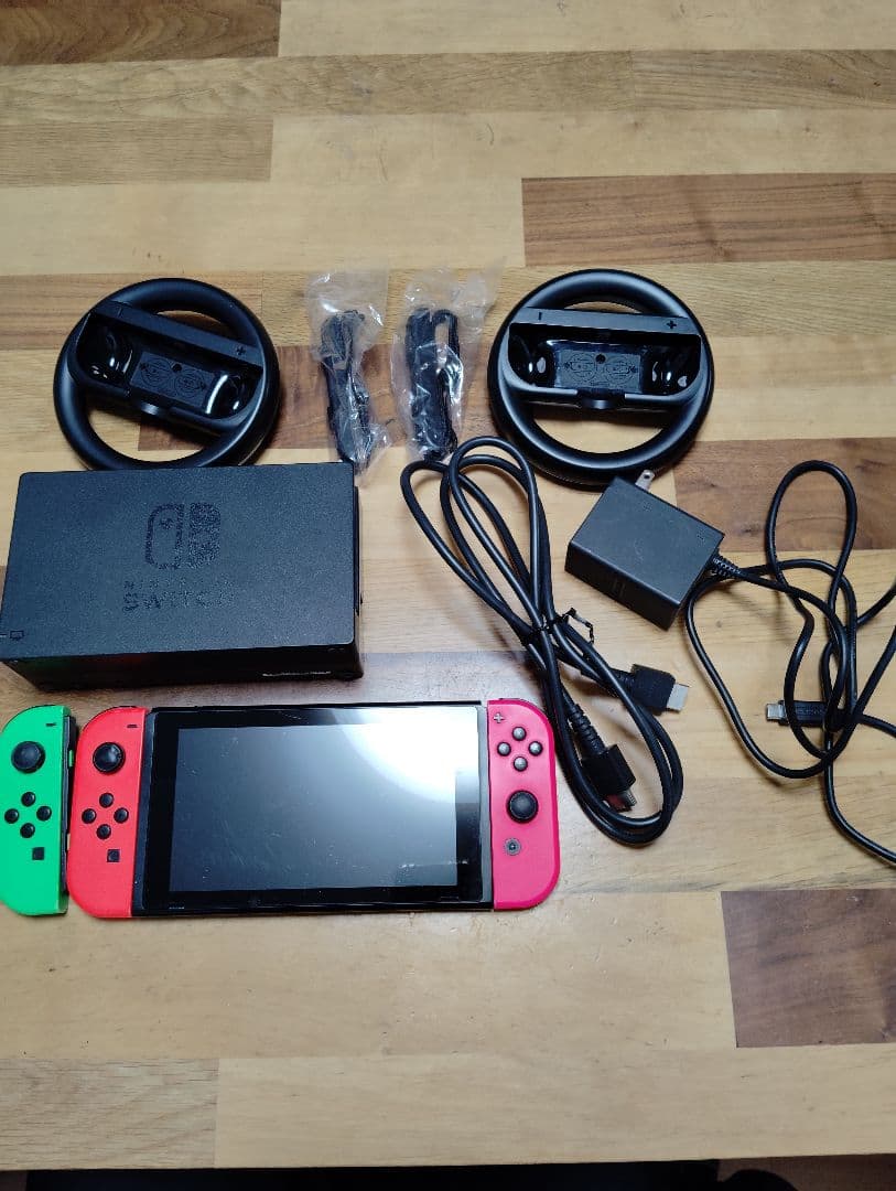 Nintendo Switch 本体 Joy-Con付き　中古品