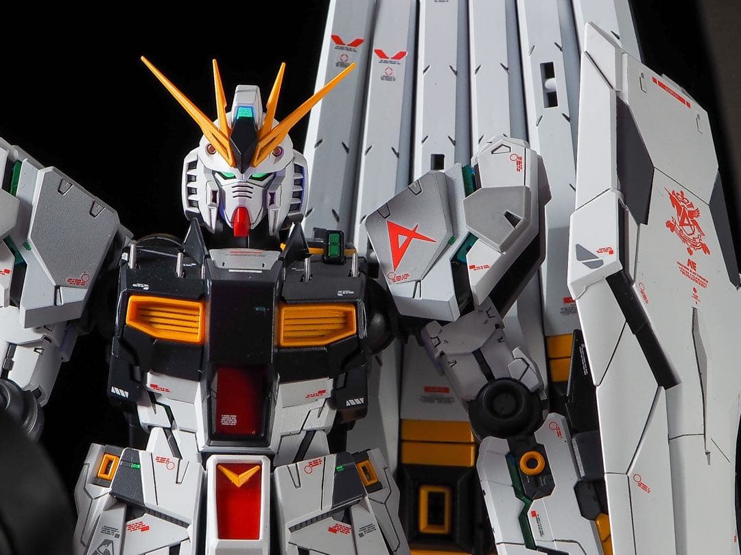 mg νガンダム ver.ka 全塗装 完成品 筋彫り マスキング 発光など