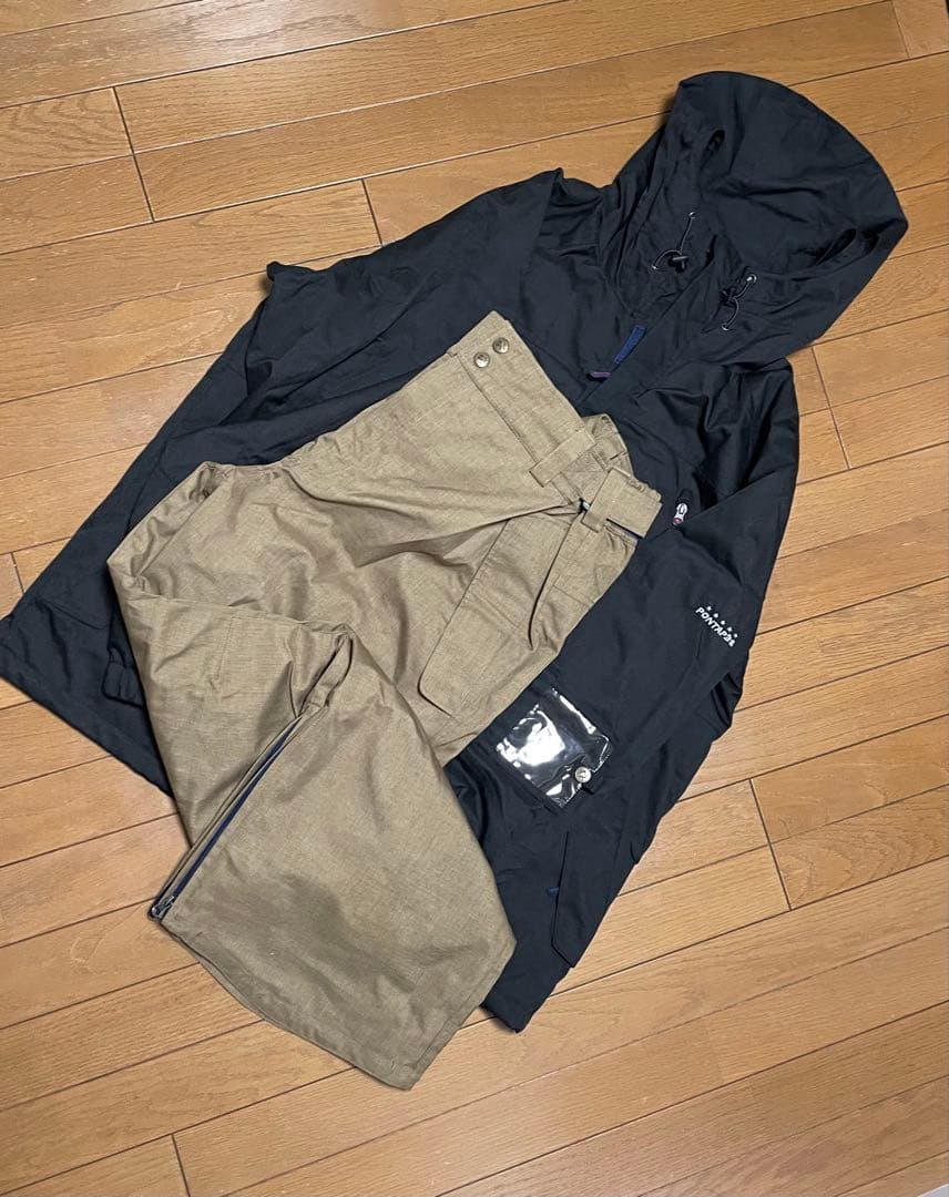 スノーボードウェアとパンツセット
