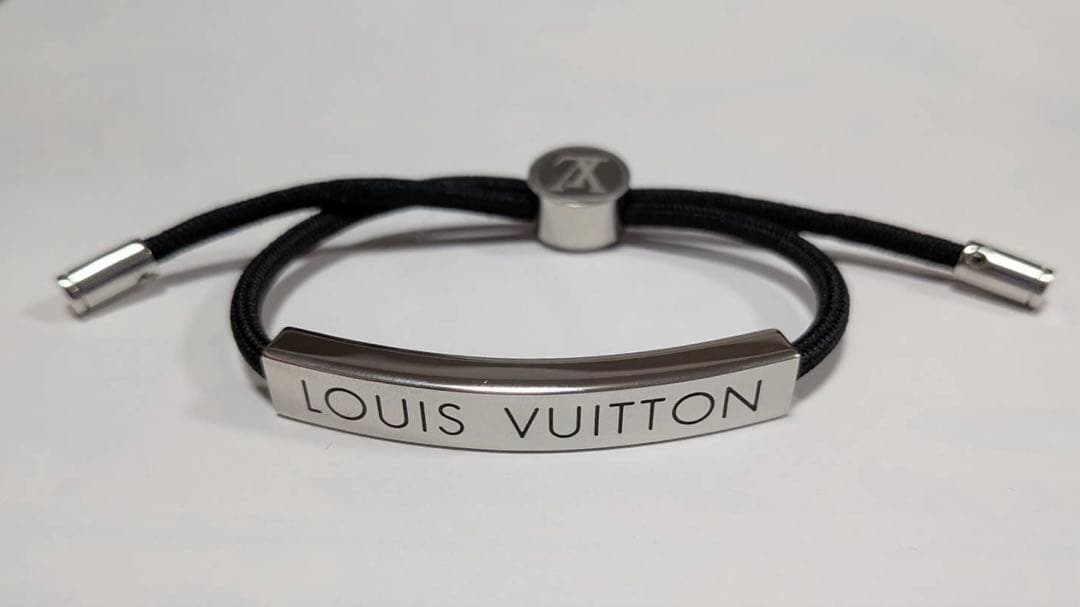 【未使用品】LOUIS VUITTON ブラスレ LVスペース ロゴプレート
