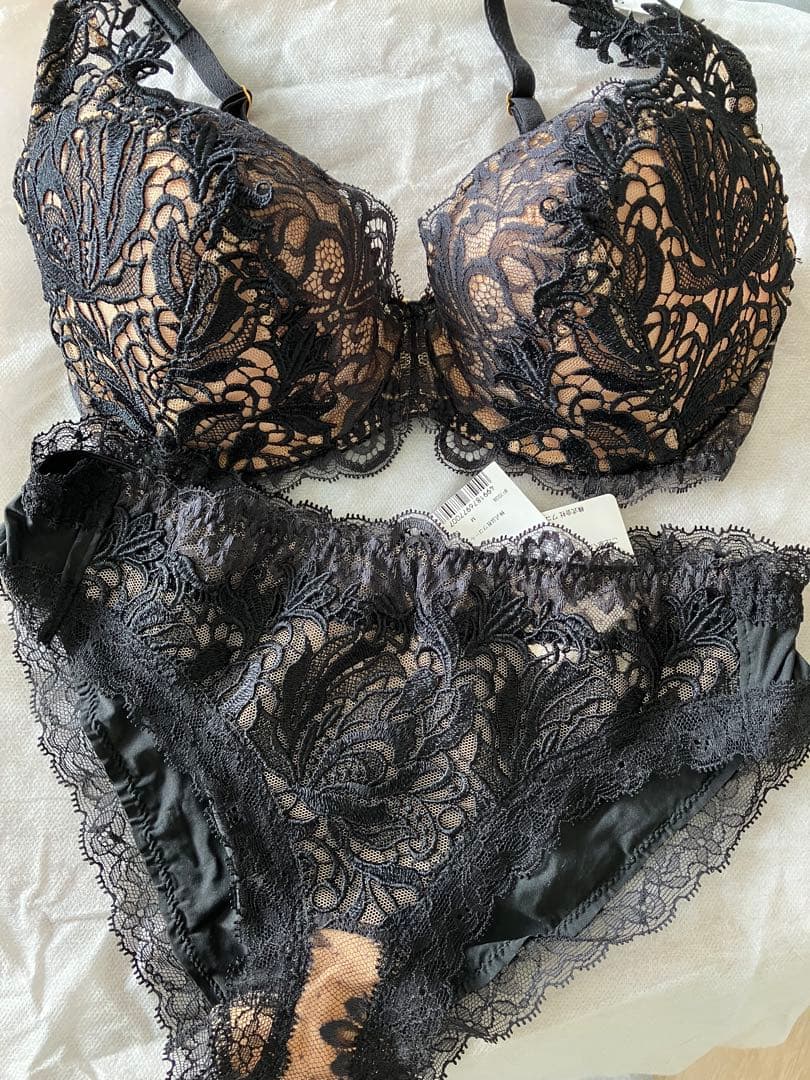 風　　　　　　　　　　　　　　　　　STUDIO FIVE 刺繍ブラジャー