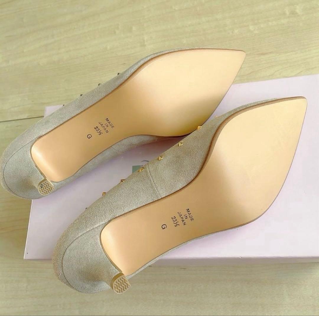 DIANA/スタッズ付き　パンプス　ベージュ　ポインテッドトゥ　23.5cm