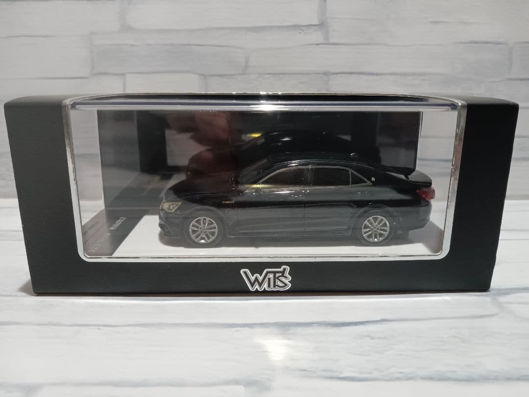 1/43　トヨタ　クラウンアスリート　ハイブリッド　G　ミニカー　ブラック