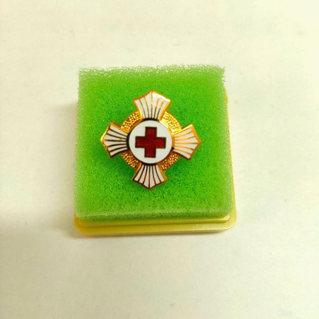 純銀製 日本赤十字社 金色有功章略章 ピンバッジ - メルカリ