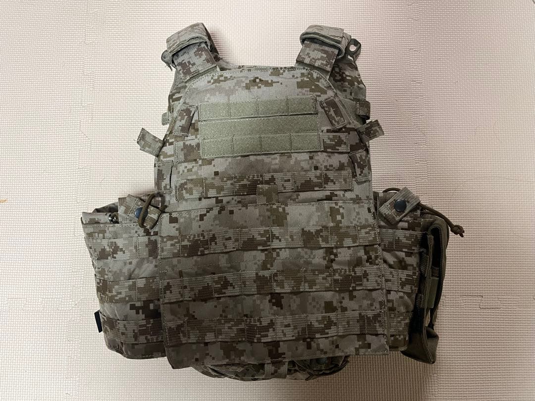 FLYYE AOR1 LBT6094 プレートキャリア ハイドレーションポーチ付