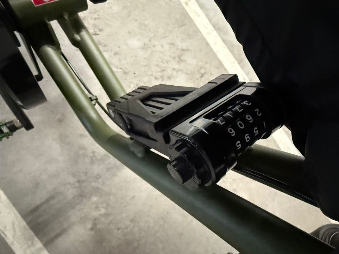 ミリタリーグリーン モペットタイプ 電動バイクファットタイヤ／低走行