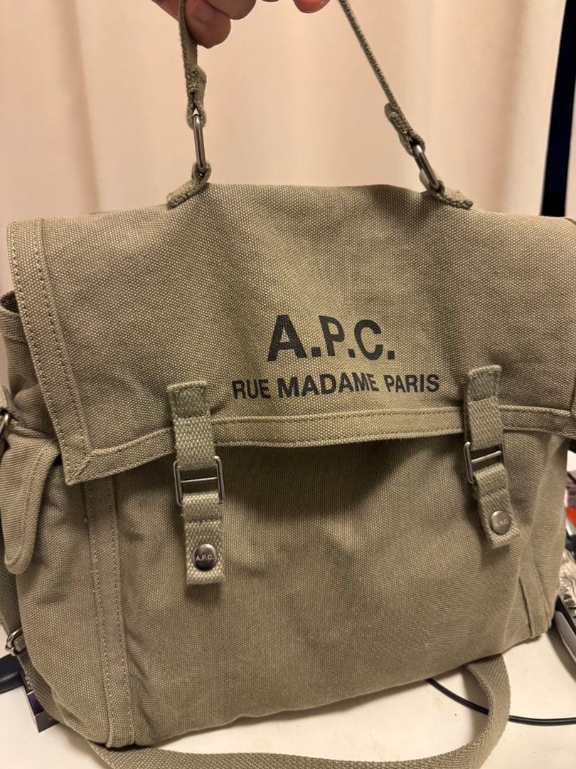 A.P.C. カーキ トートバッグ