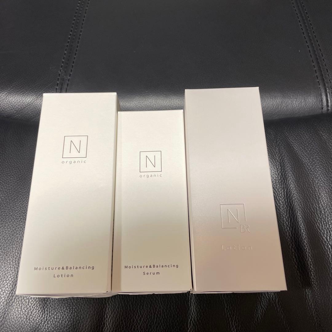 Nオーガニックモイスチュアバランシングローション&セラム、ホワイトローション