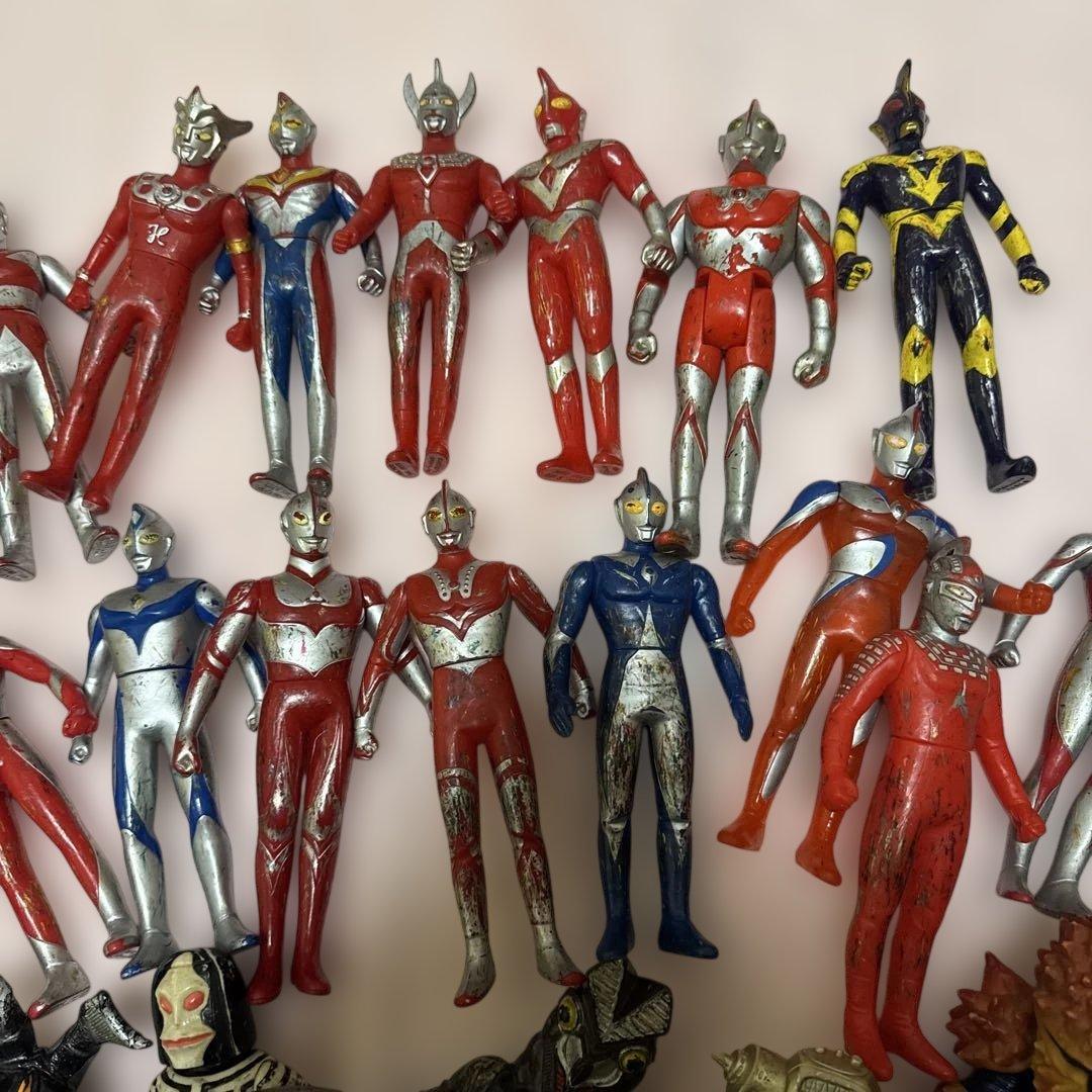 ウルトラマン 怪獣 ソフビ まとめ売り29体 - メルカリ