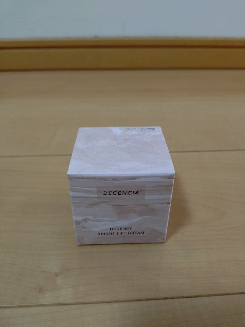 ディセンシーブライトリフトクリーム　30g