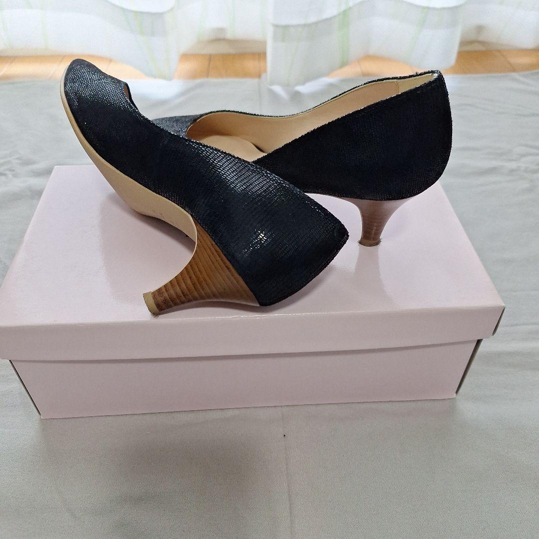 DIANA ブラック ポインテッドトゥ ハイヒール - メルカリ