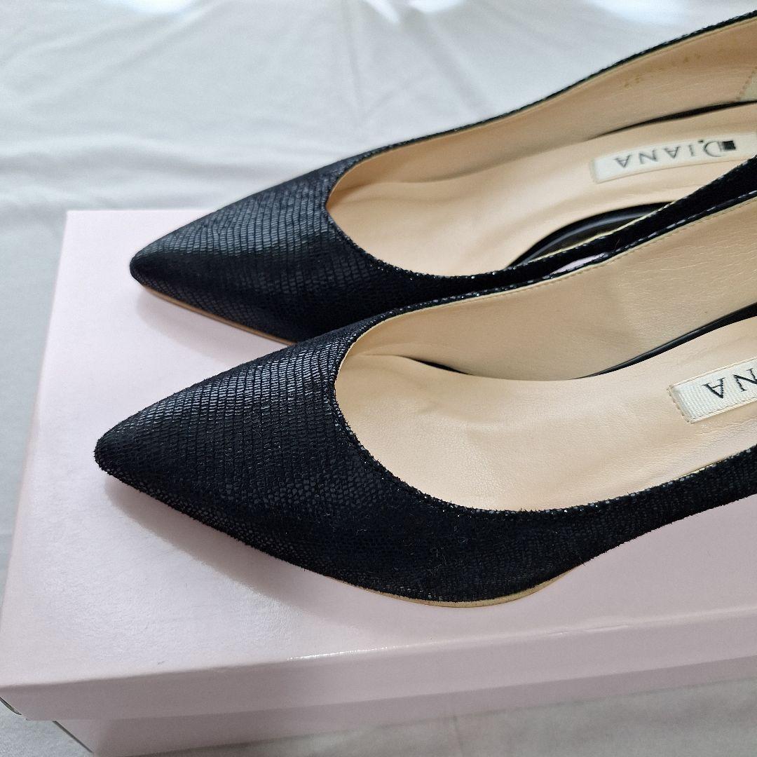 DIANA ブラック ポインテッドトゥ ハイヒール - メルカリ