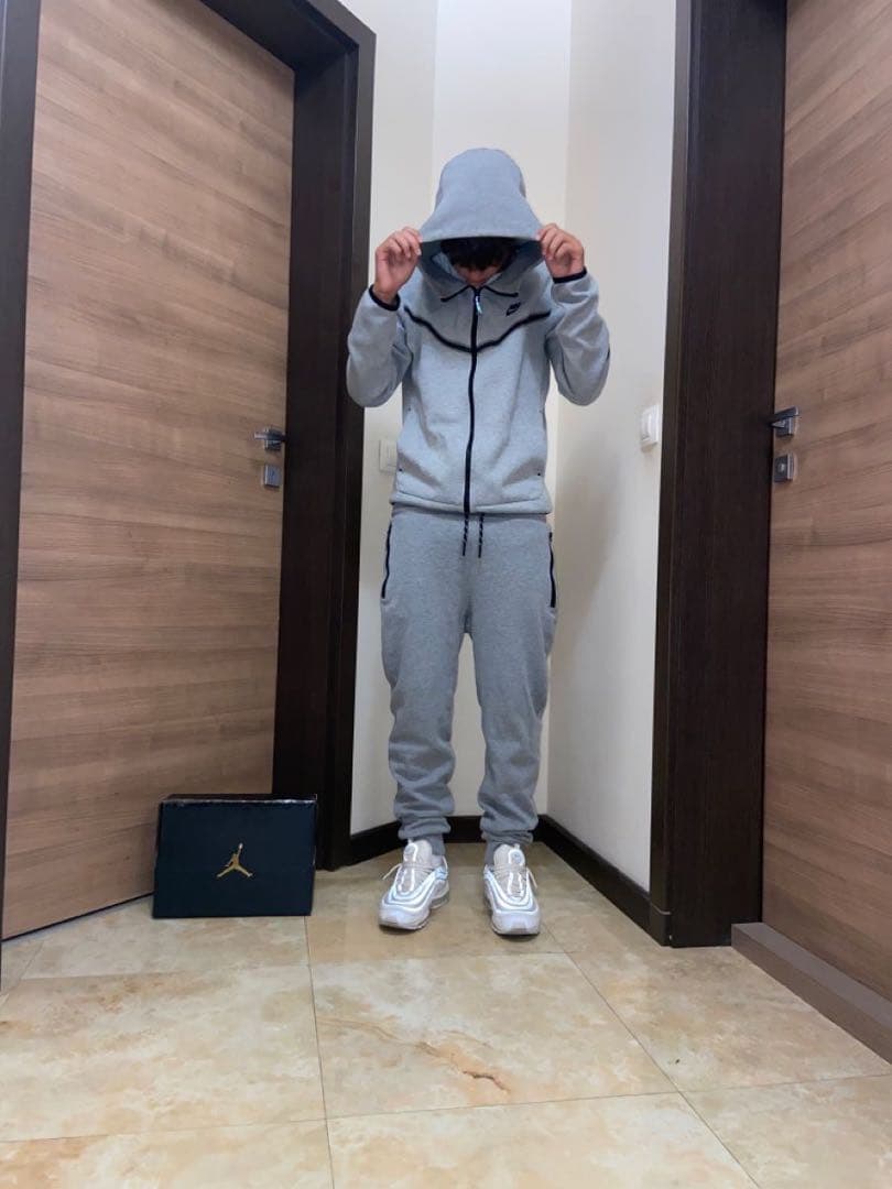 品薄旧モデル】NIKE テックフリース セットアップ グレー【XL】 - メルカリ