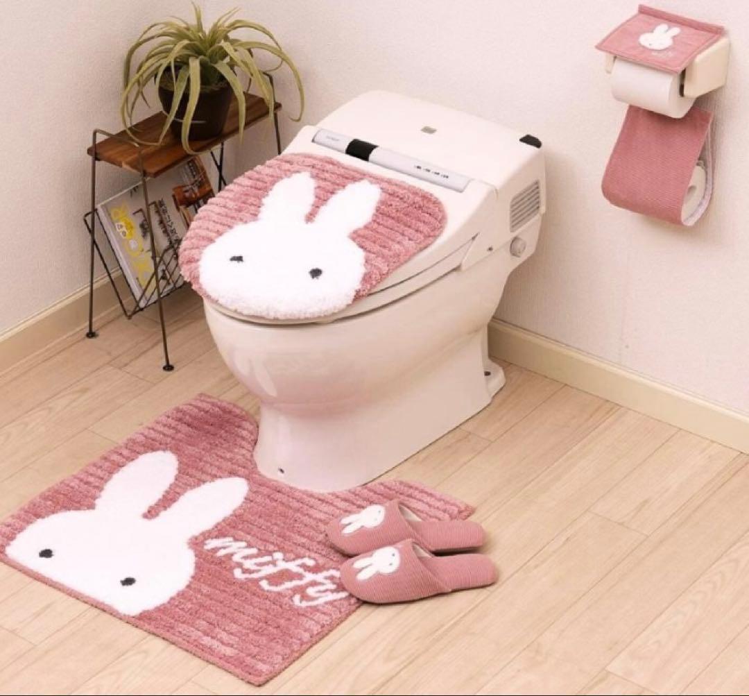 2日迄大特価　ピンク色　ディックブルーナ　ミッフィー　トイレマットセット　新品