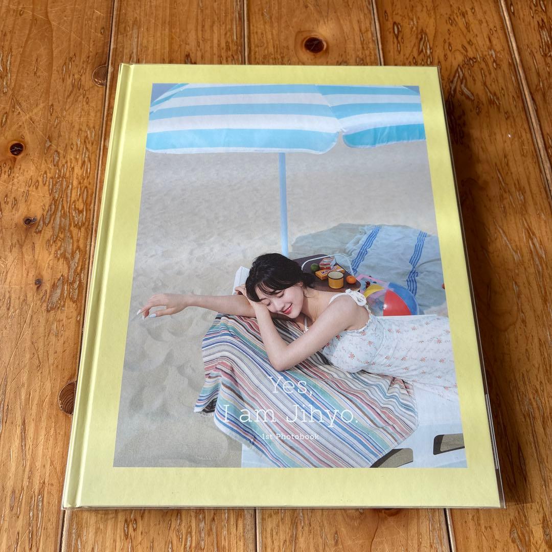 TWICEジヒョ Yes I am Jihyo 写真集 - メルカリ